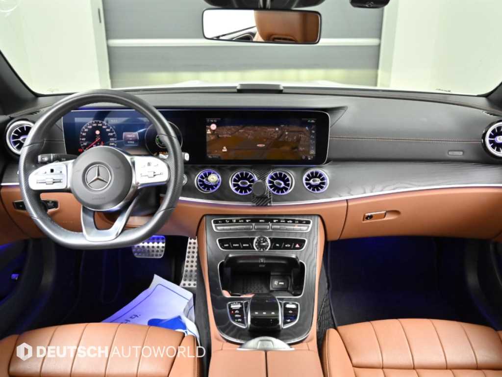 Mercedes-Benz E-Class — photo 07