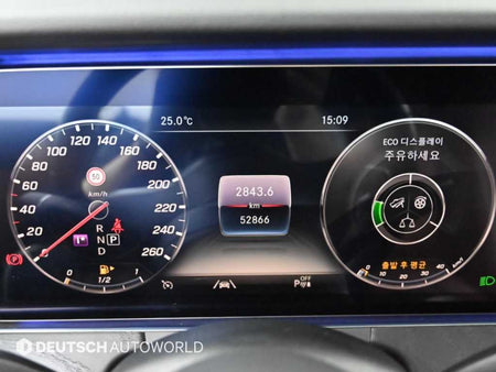 Mercedes-Benz E-Class — photo 08