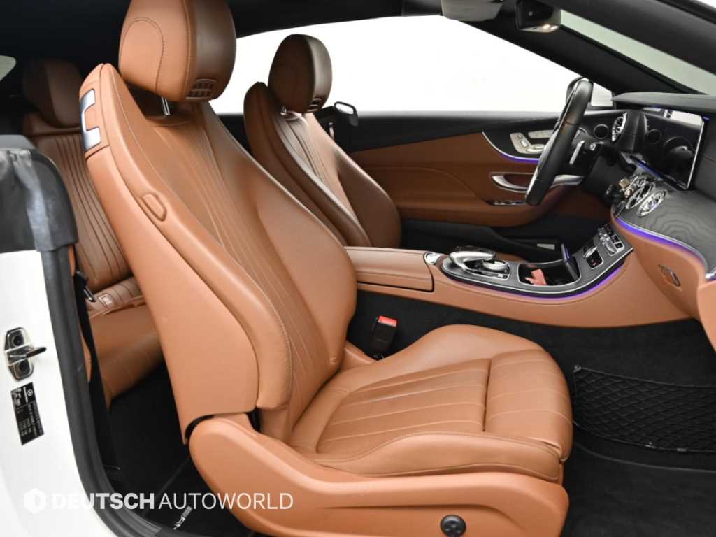 Mercedes-Benz E-Class — photo 10