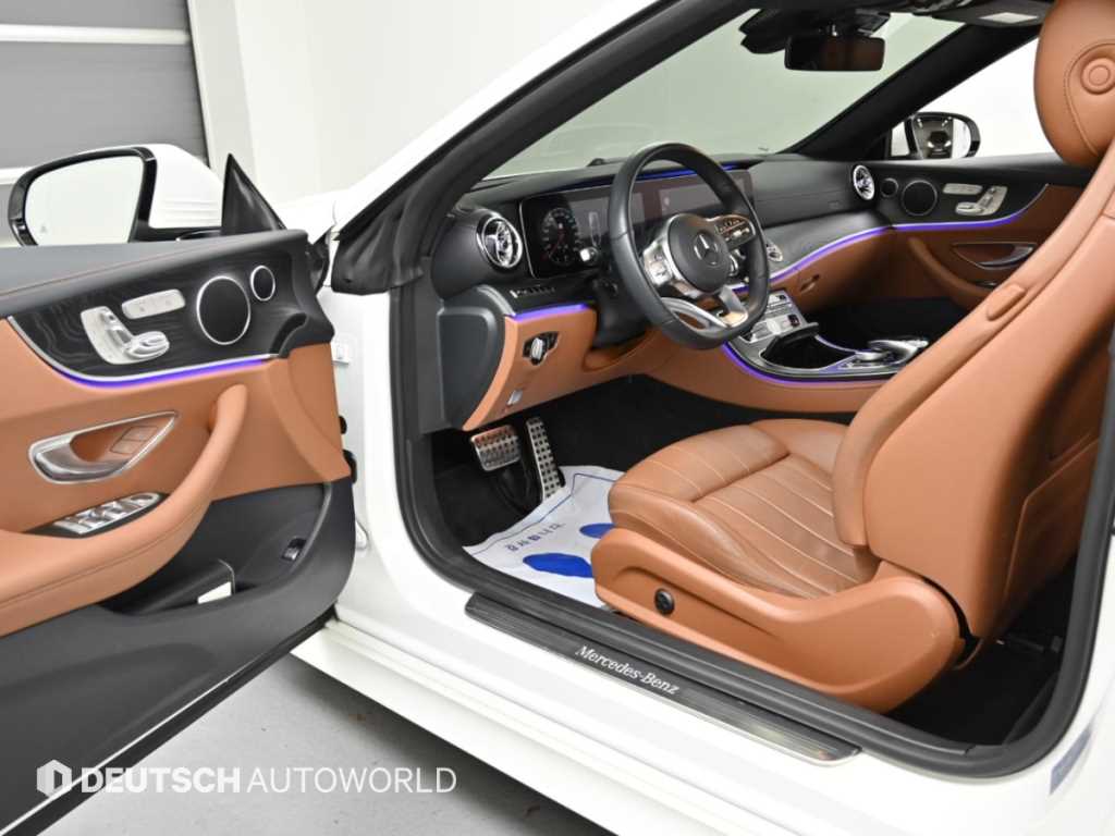 Mercedes-Benz E-Class — photo 11