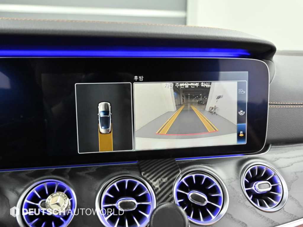 Mercedes-Benz E-Class — photo 15