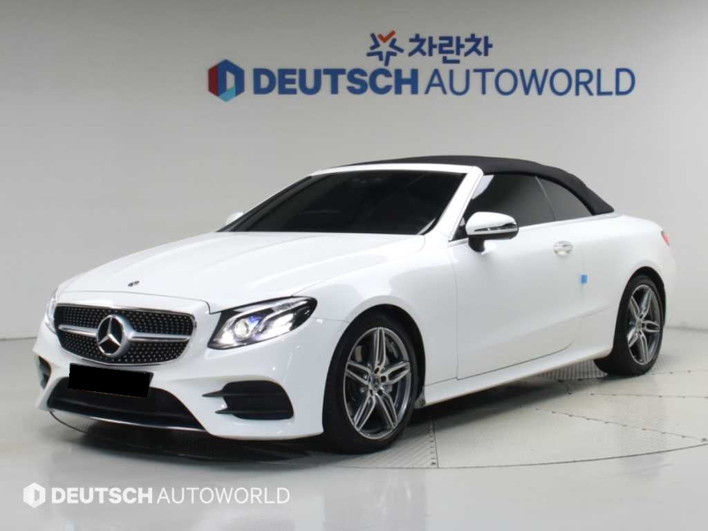 Mercedes-Benz E-Class — photo 20