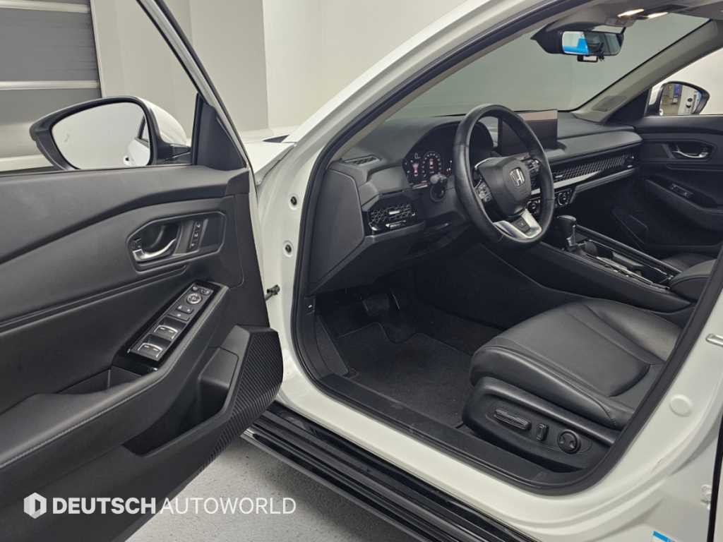Honda Accord — photo 11