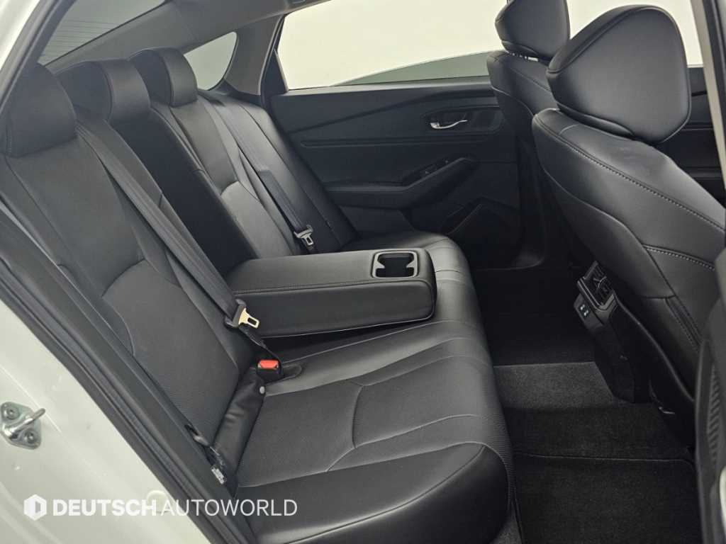 Honda Accord — photo 12