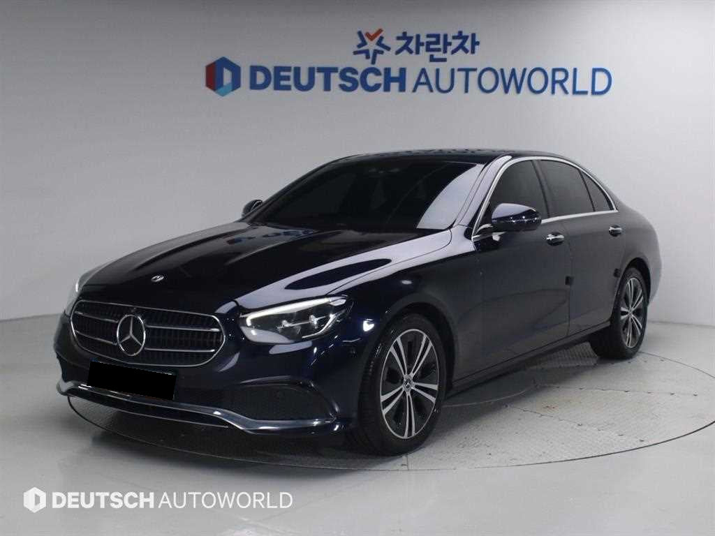 Mercedes-Benz E-Class — photo 01