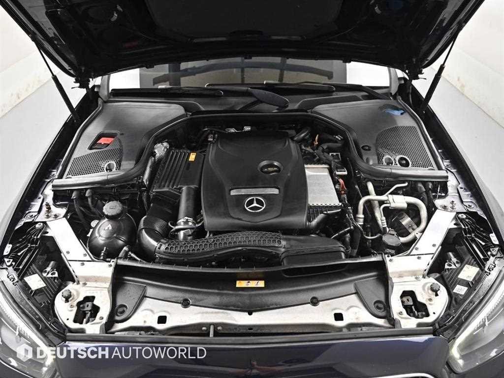 Mercedes-Benz E-Class — photo 06
