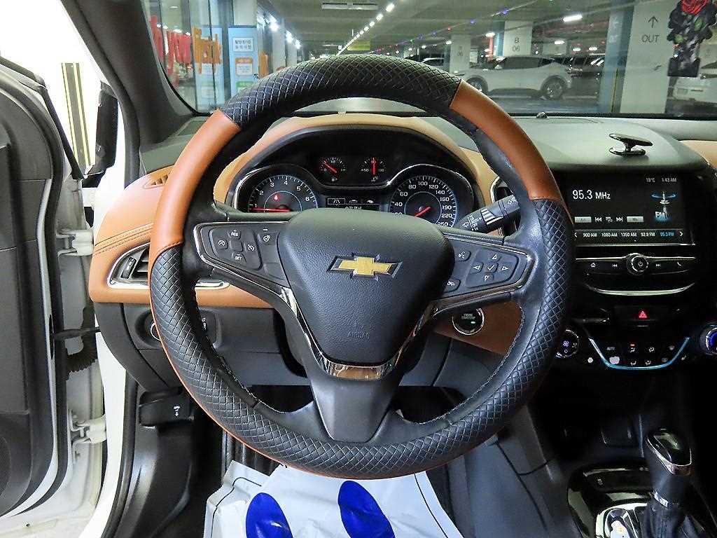 CHEVROLET Cruze — photo 08