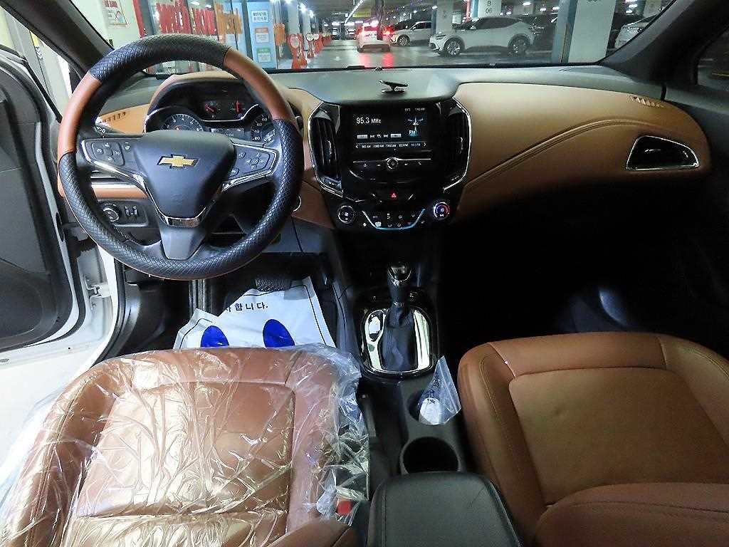 CHEVROLET Cruze — photo 10