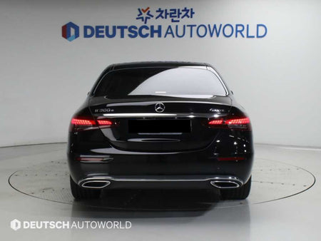 Mercedes-Benz E-Class — photo 04