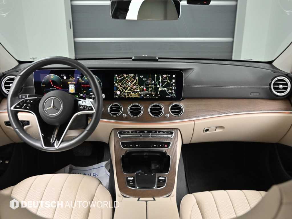 Mercedes-Benz E-Class — photo 07