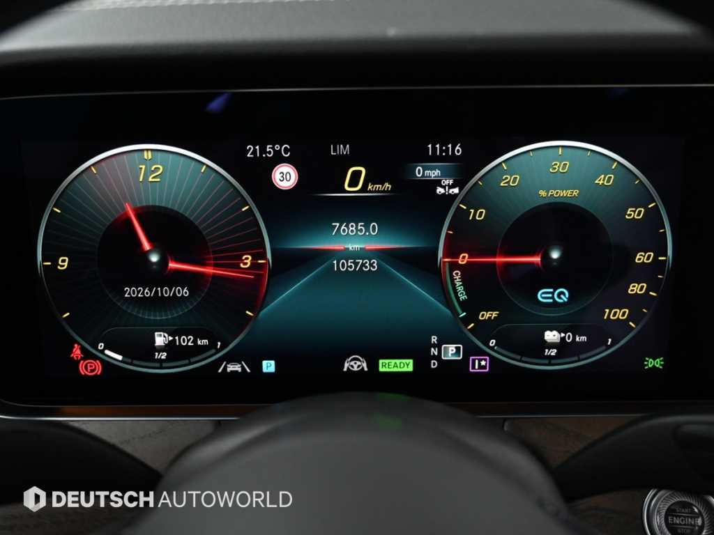 Mercedes-Benz E-Class — photo 08