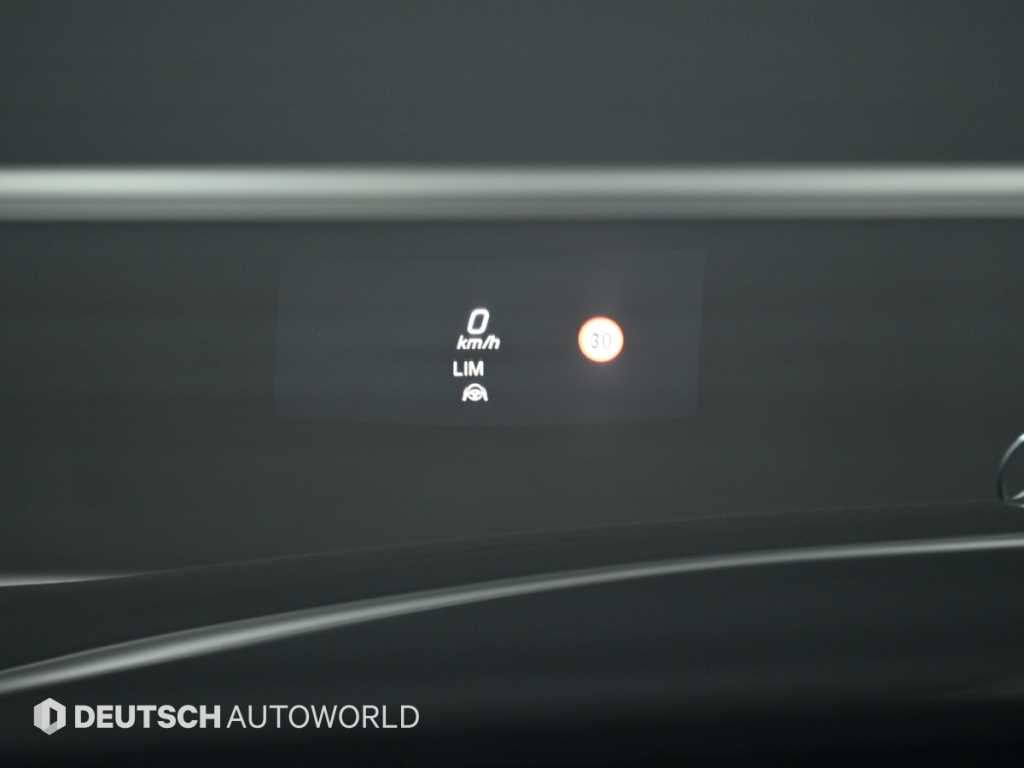 Mercedes-Benz E-Class — photo 17