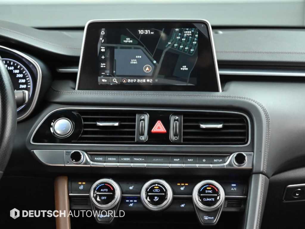 Genesis G70 — photo 14