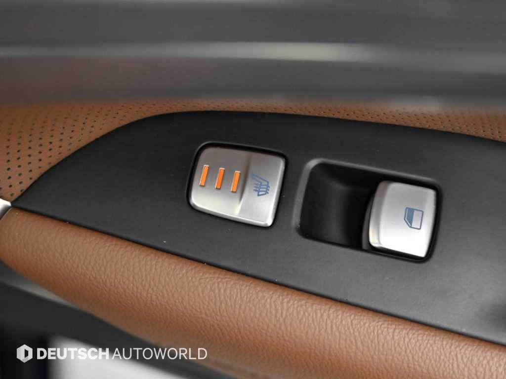 Genesis G70 — photo 16