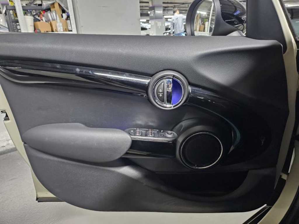 Mini Cooper — photo 10