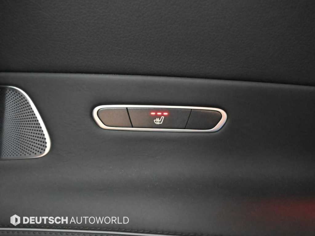Mercedes-Benz S-Class — photo 16