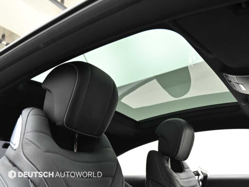 Mercedes-Benz S-Class — photo 18
