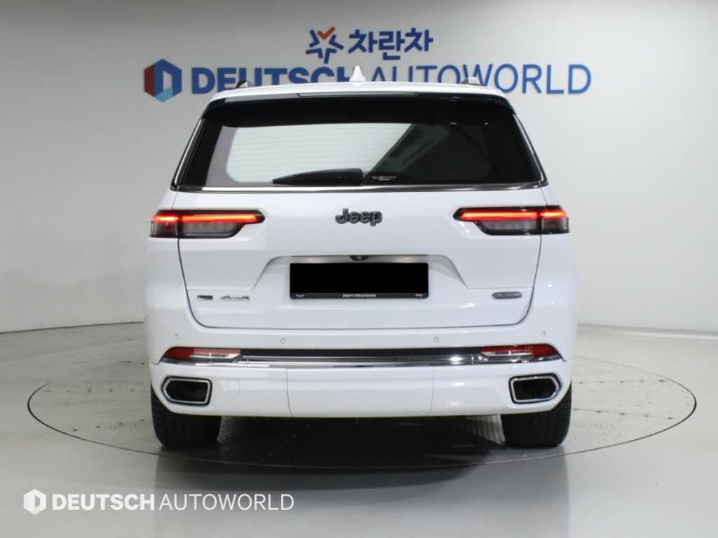 Jeep Cherokee — photo 04