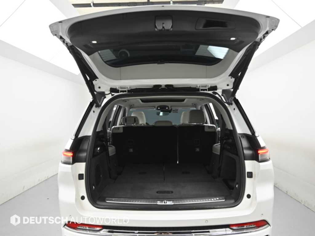 Jeep Cherokee — photo 19