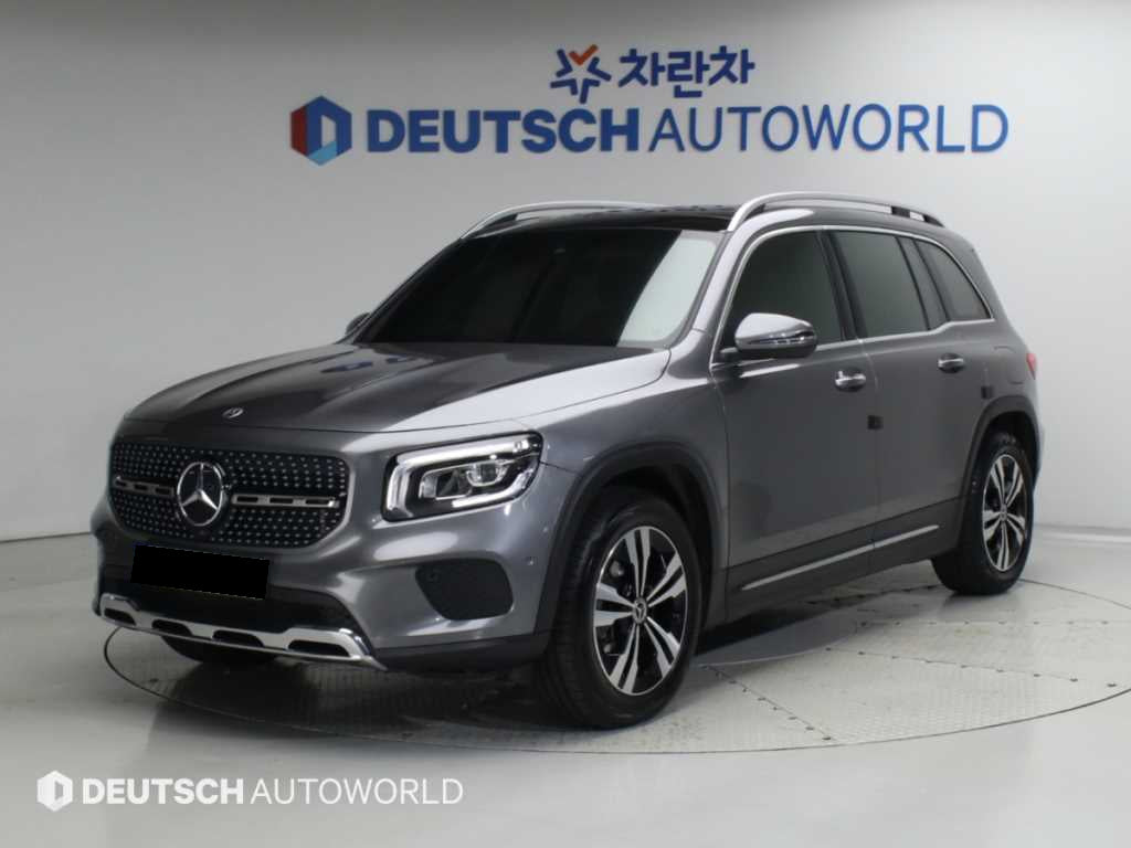 Mercedes-Benz GLB-Class — photo 01