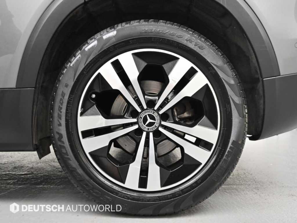 Mercedes-Benz GLB-Class — photo 05