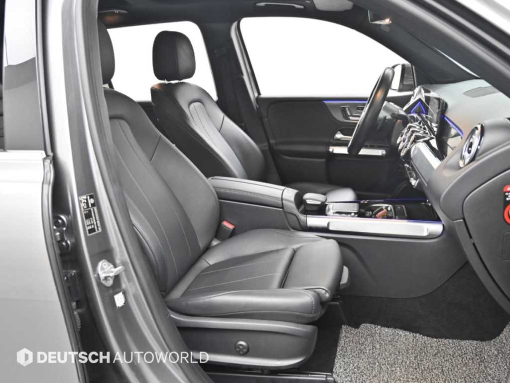 Mercedes-Benz GLB-Class — photo 10