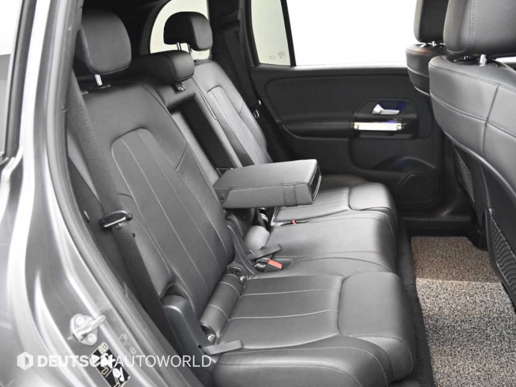 Mercedes-Benz GLB-Class — photo 12