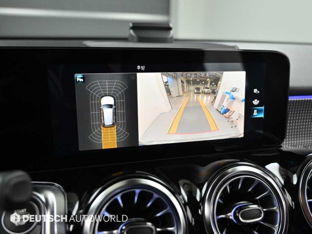 Mercedes-Benz GLB-Class — photo 15