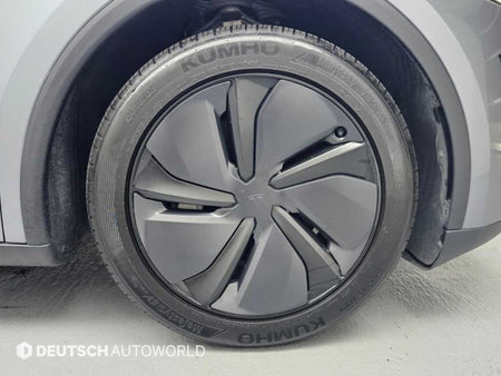 Tesla Model Y — photo 05