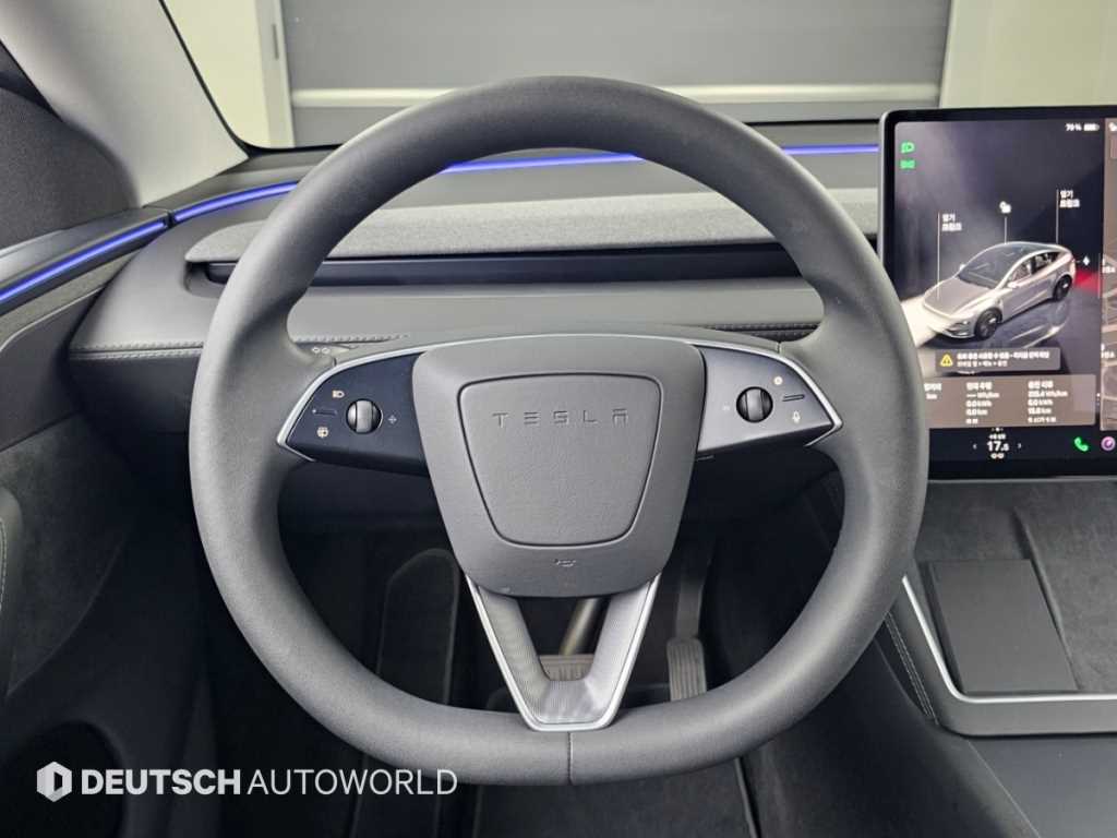 Tesla Model Y — photo 13