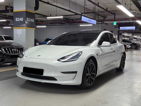 Tesla Model 3 — photo 02