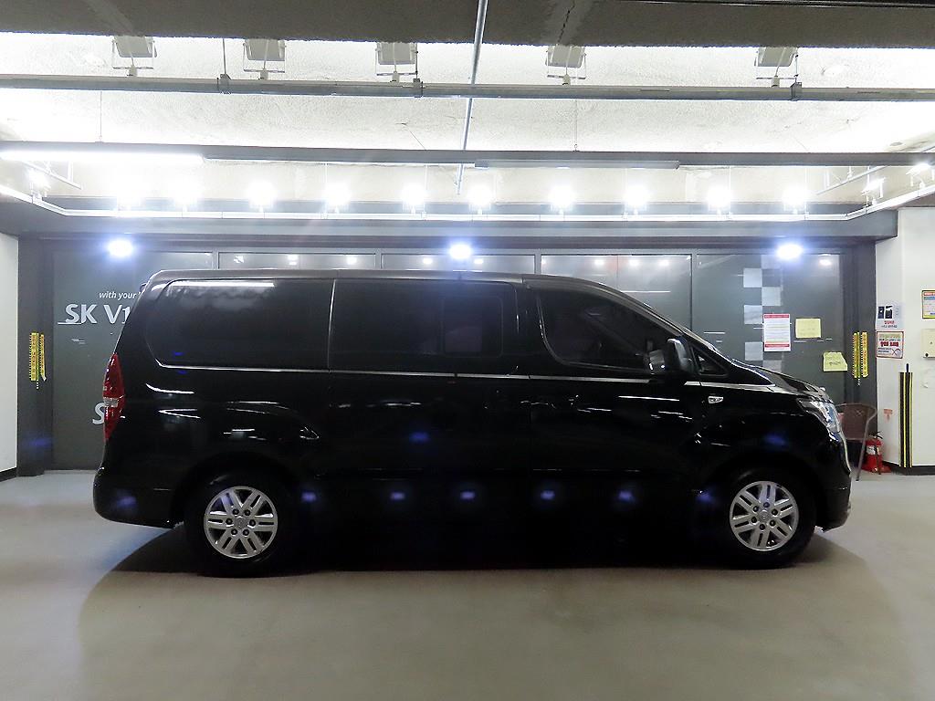 Hyundai Starex — photo 03