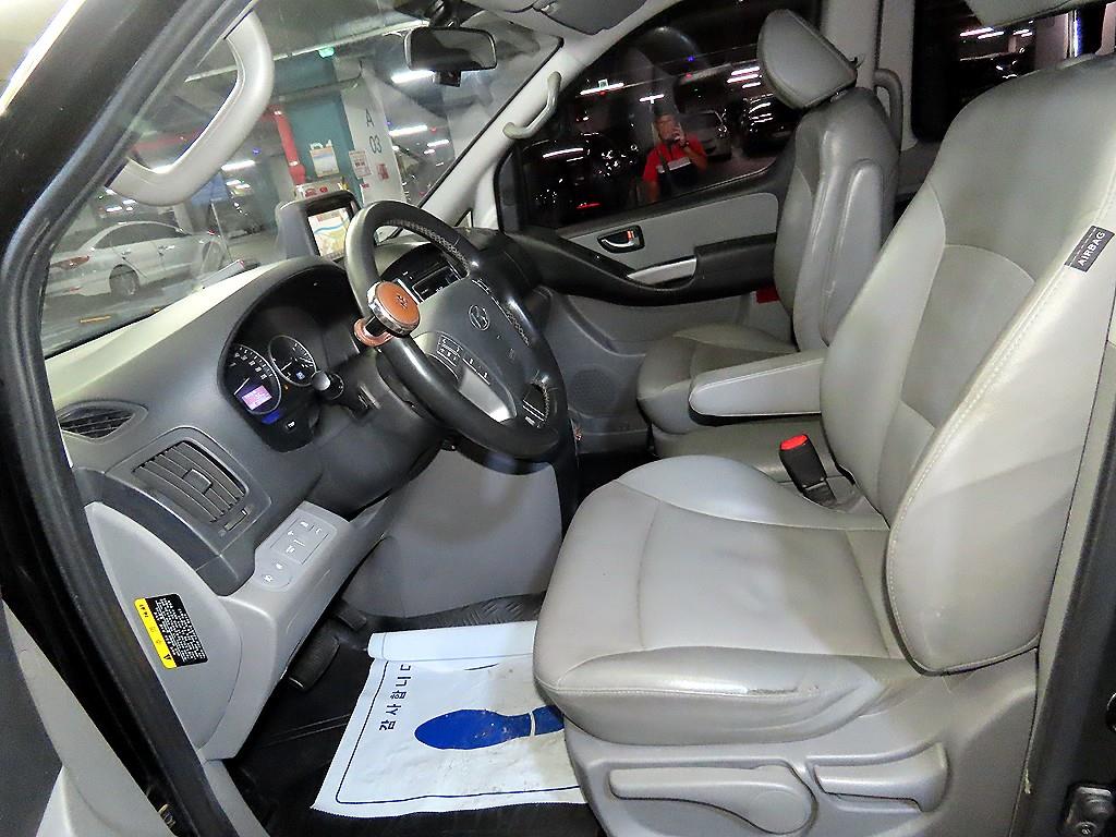 Hyundai Starex — photo 06
