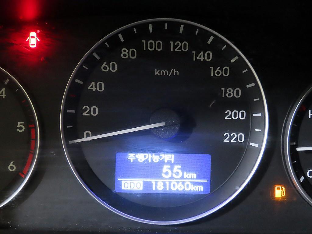 Hyundai Starex — photo 09