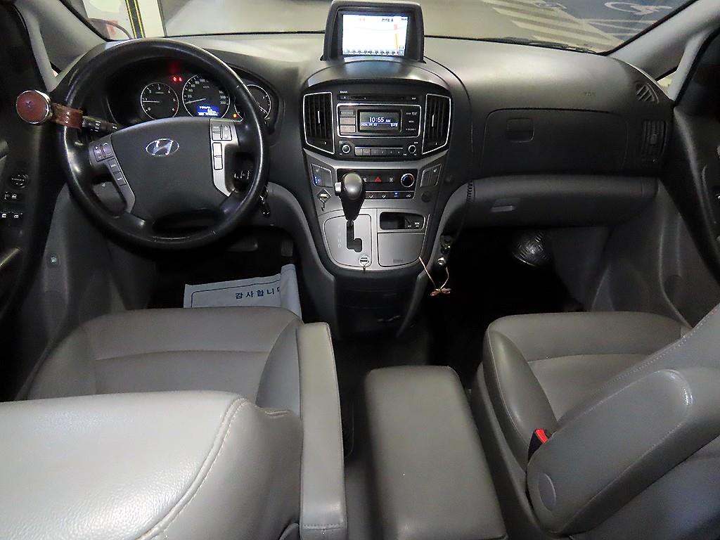 Hyundai Starex — photo 10