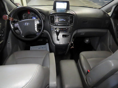 Hyundai Starex — photo 10