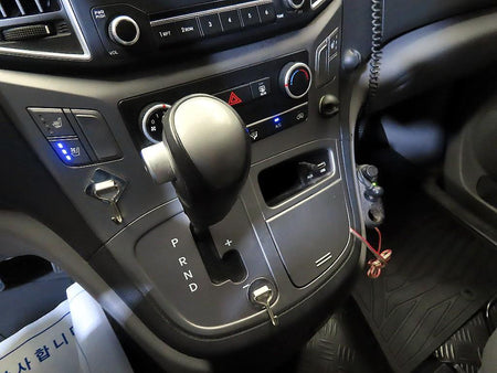 Hyundai Starex — photo 12