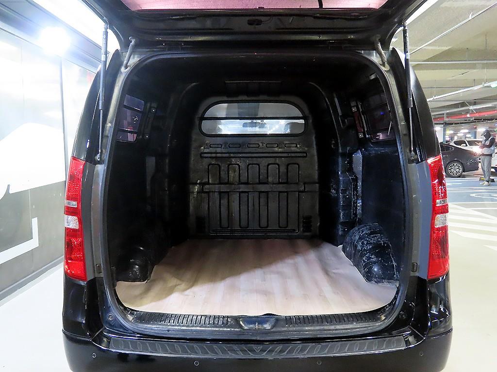 Hyundai Starex — photo 18