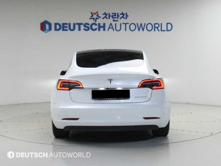 Tesla Model 3 — photo 04