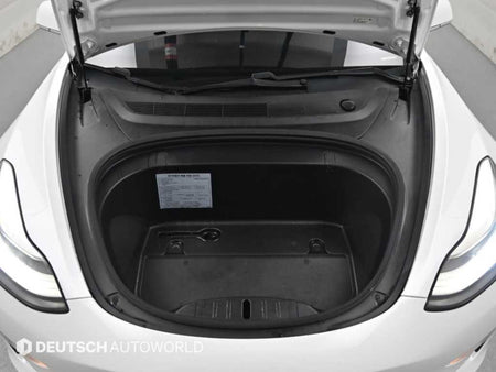 Tesla Model 3 — photo 06