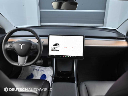 Tesla Model 3 — photo 07