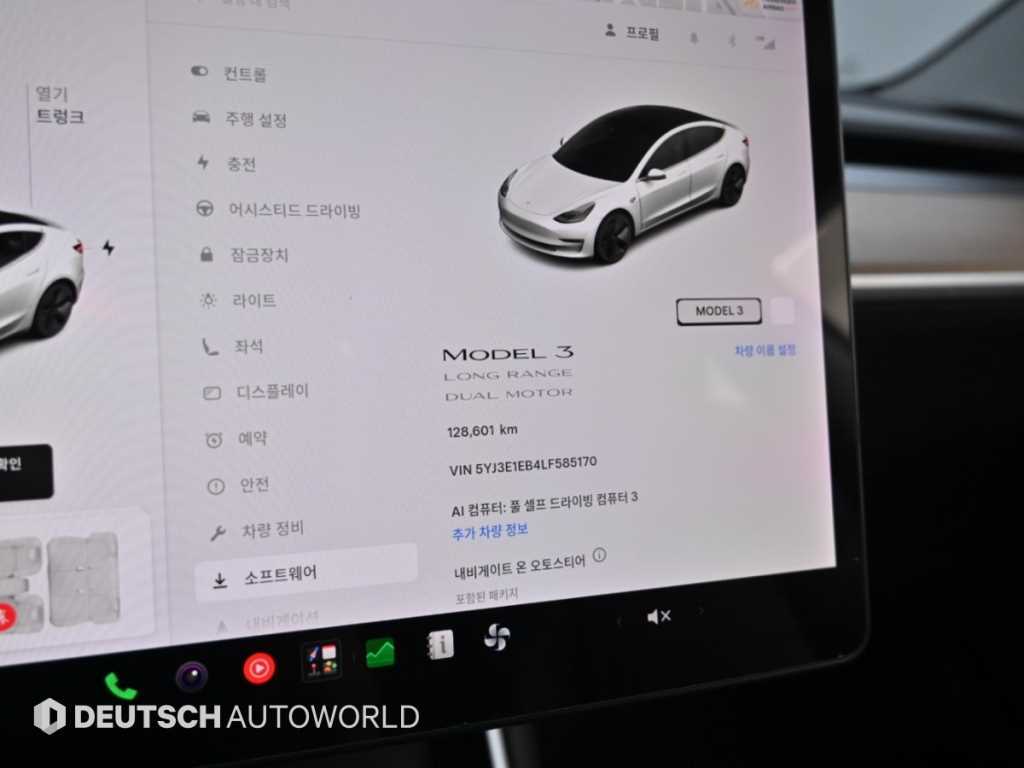 Tesla Model 3 — photo 08