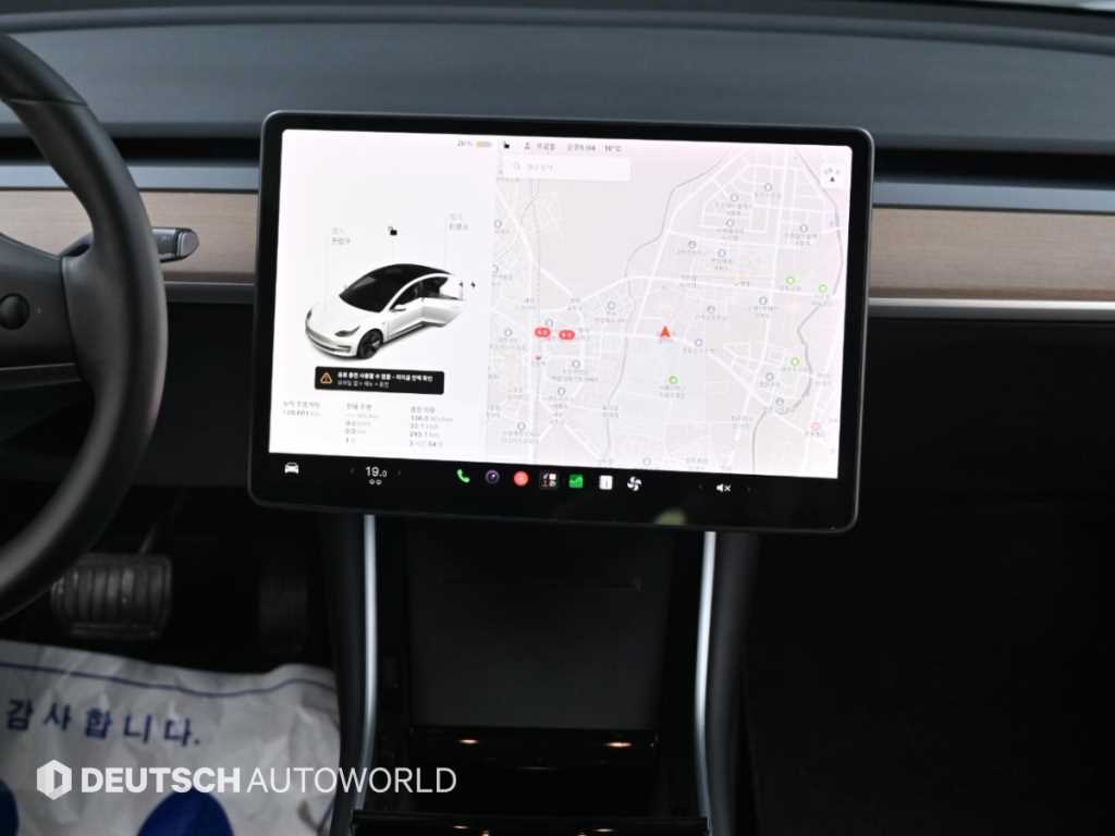 Tesla Model 3 — photo 14