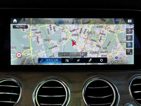 Mercedes-Benz E-Class — photo 14