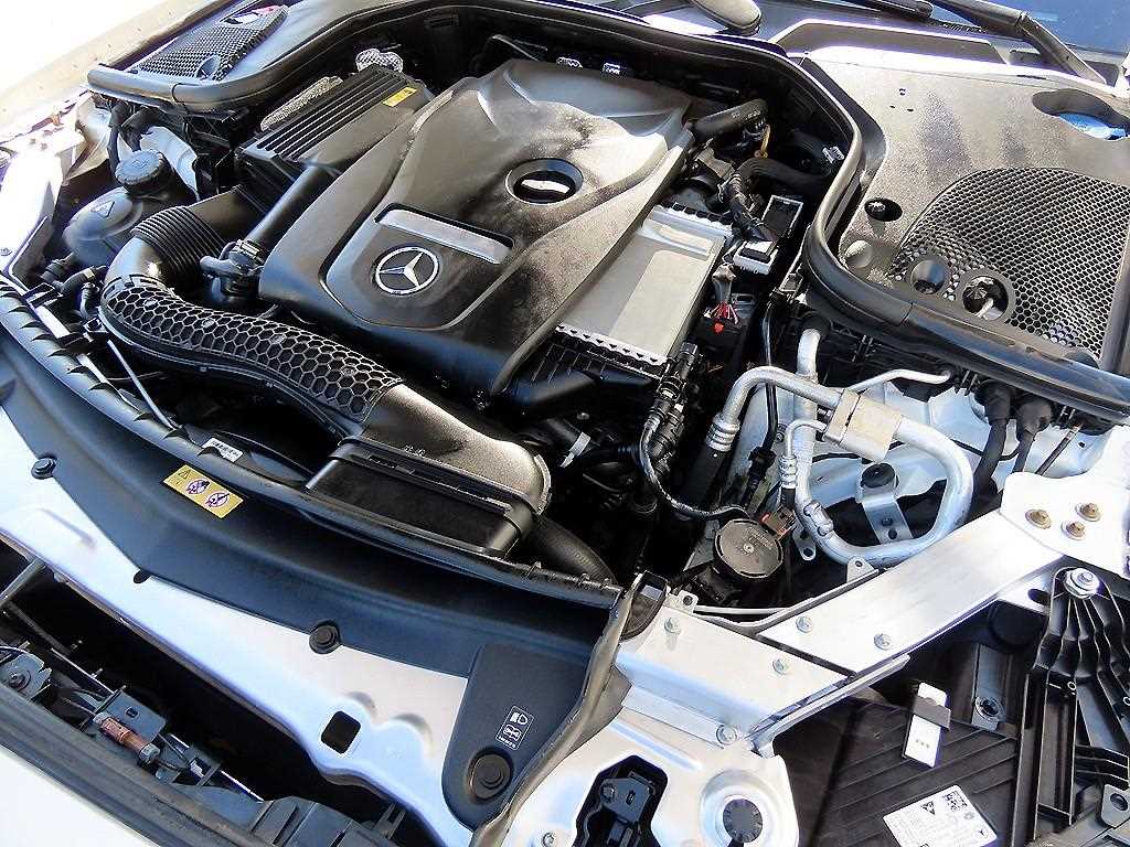 Mercedes-Benz E-Class — photo 19
