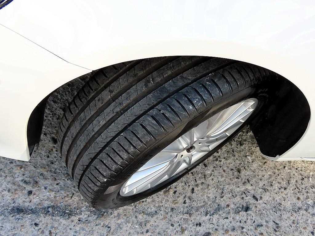 Mercedes-Benz E-Class — photo 20