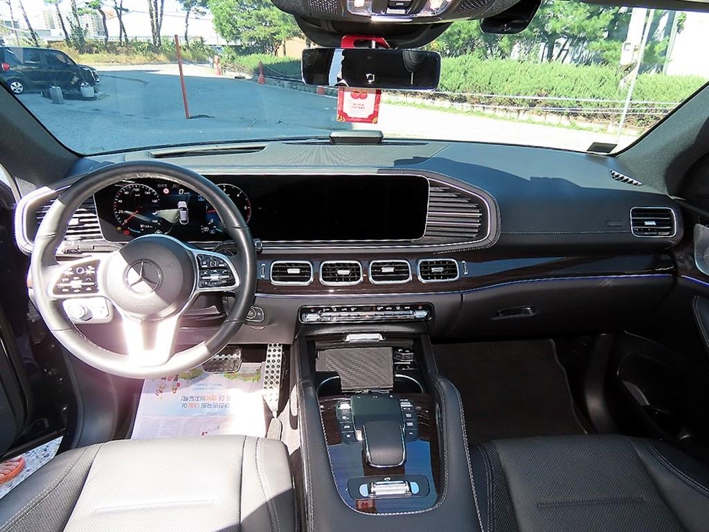Mercedes-Benz GLE-Class — photo 07