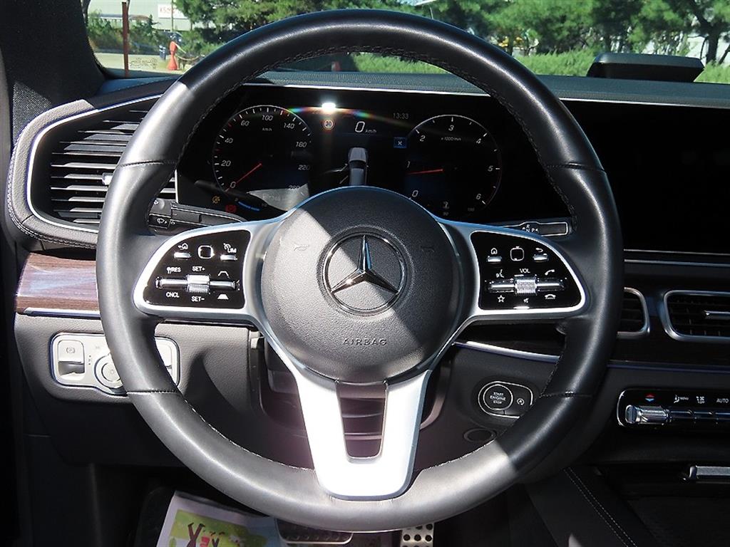 Mercedes-Benz GLE-Class — photo 08