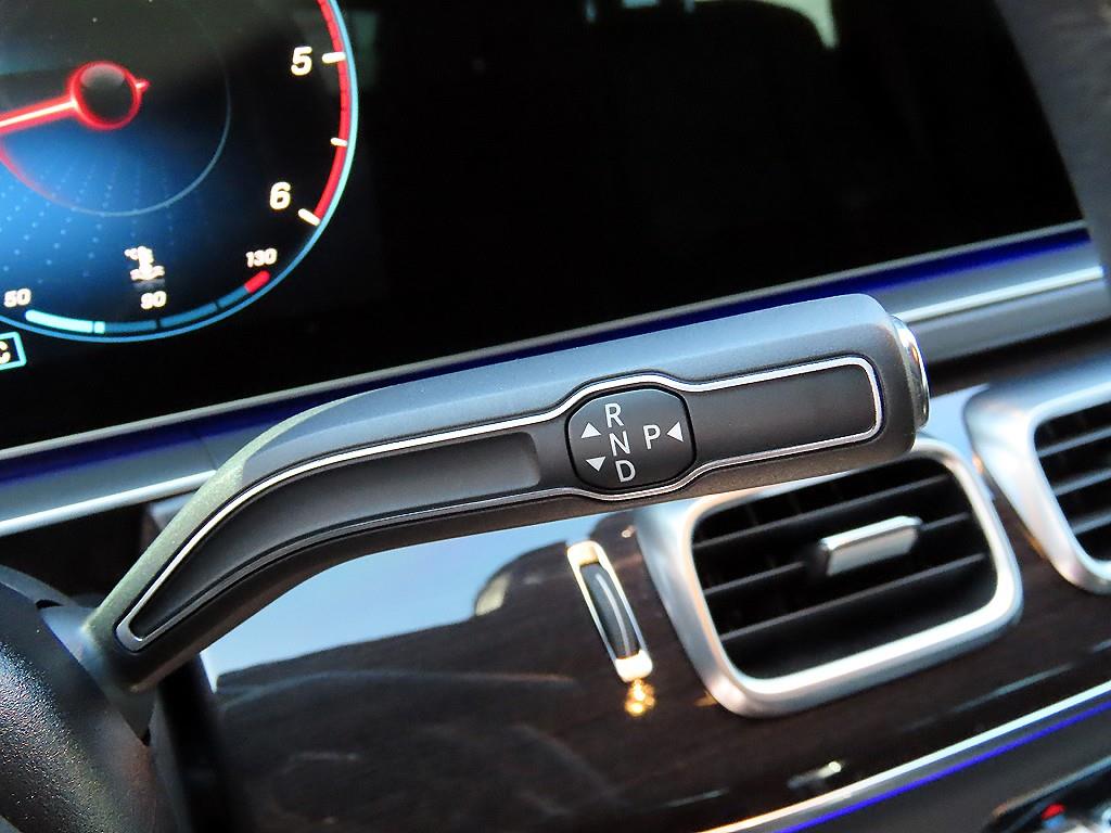 Mercedes-Benz GLE-Class — photo 11