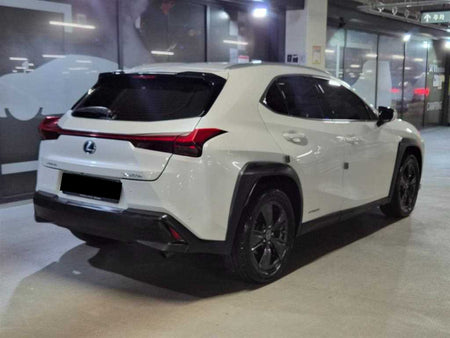 Lexus UX — photo 04
